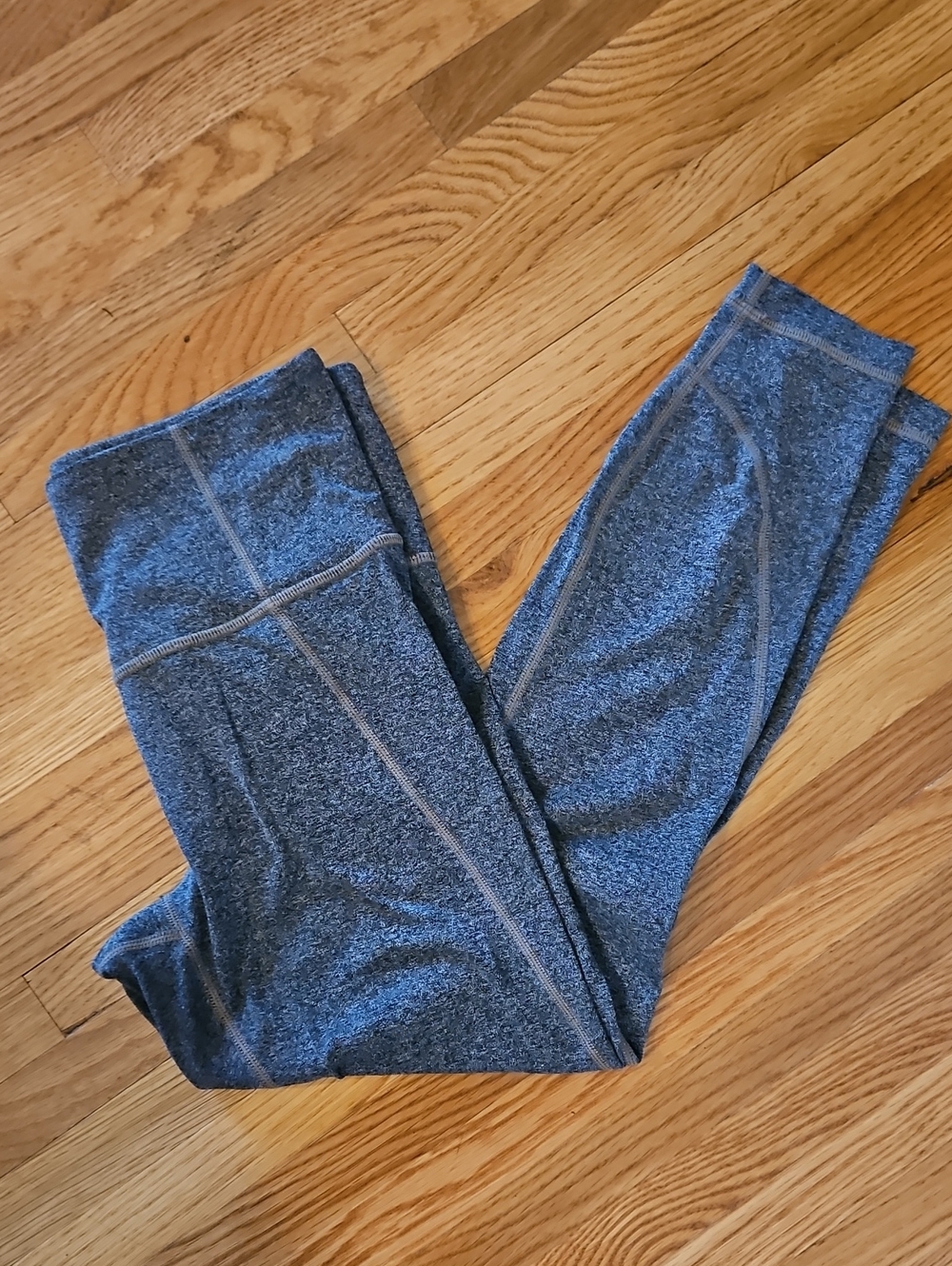 Athleta Salutation Heathered Gray 7/8 Leggings.
